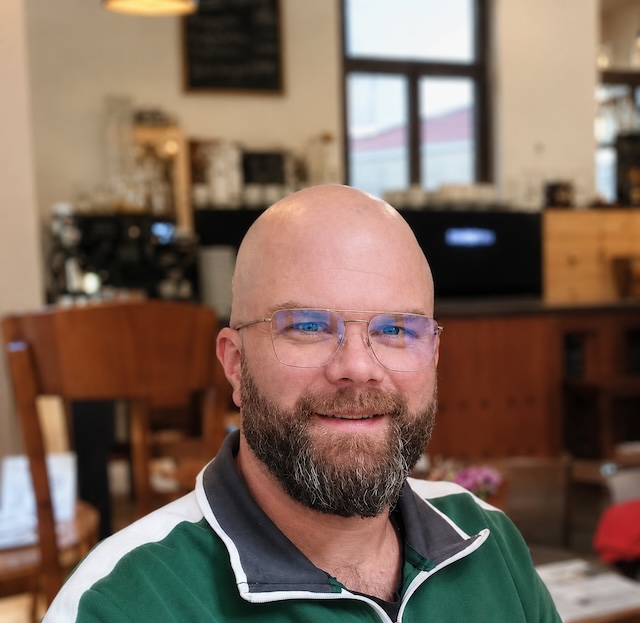 Portrait Daniel Kasper - Inhaber und Gründer von ASTROsprech